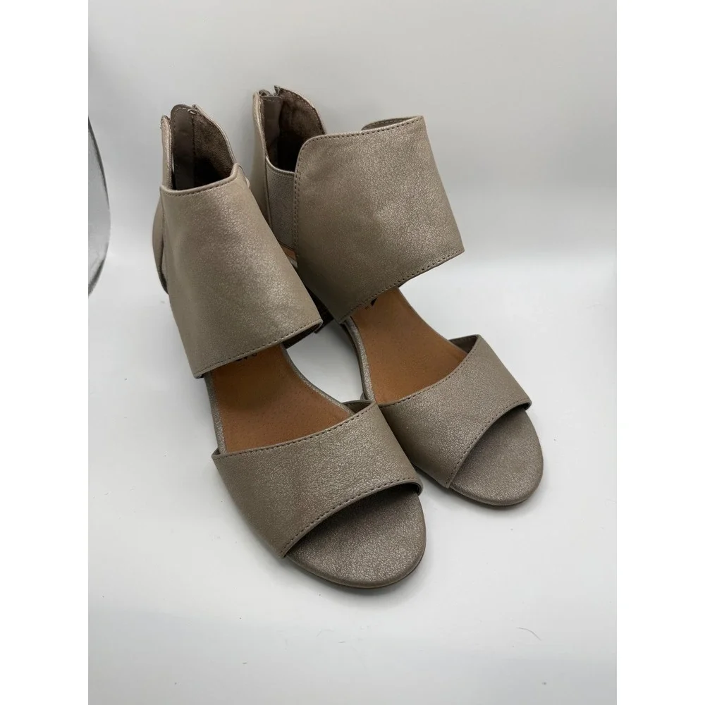 Sonoma Goods For Life 7.5 Taupe Metallic Cutout Block Heel Sandals Peep Toe
